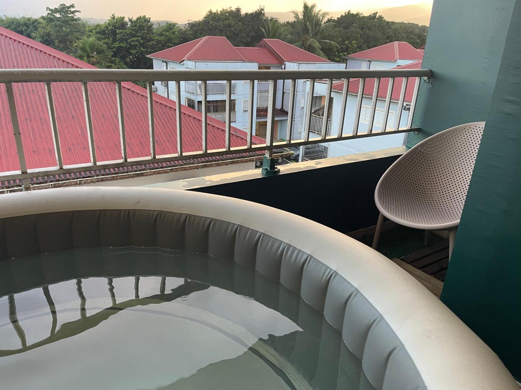 L'Appart Spa Privé, jacuzzi et sauna, accès exclusif Sainte-Rose Exterior foto